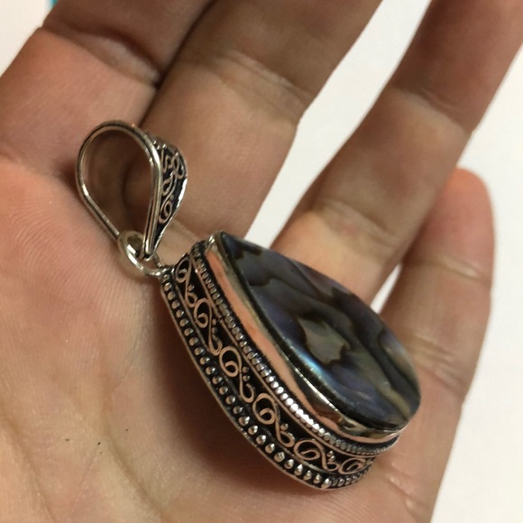 Abalone Shell Pendant - Picture 4 of 4